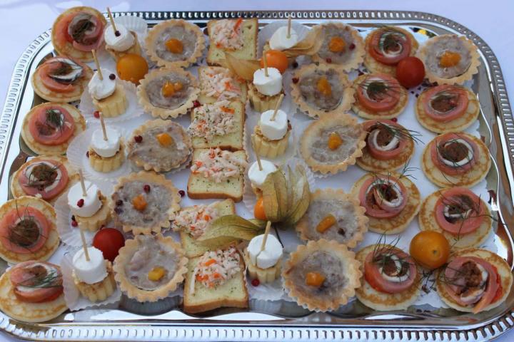 Préparation d’un cocktail pour un évènement à Saint-Cyr-sur-Mer